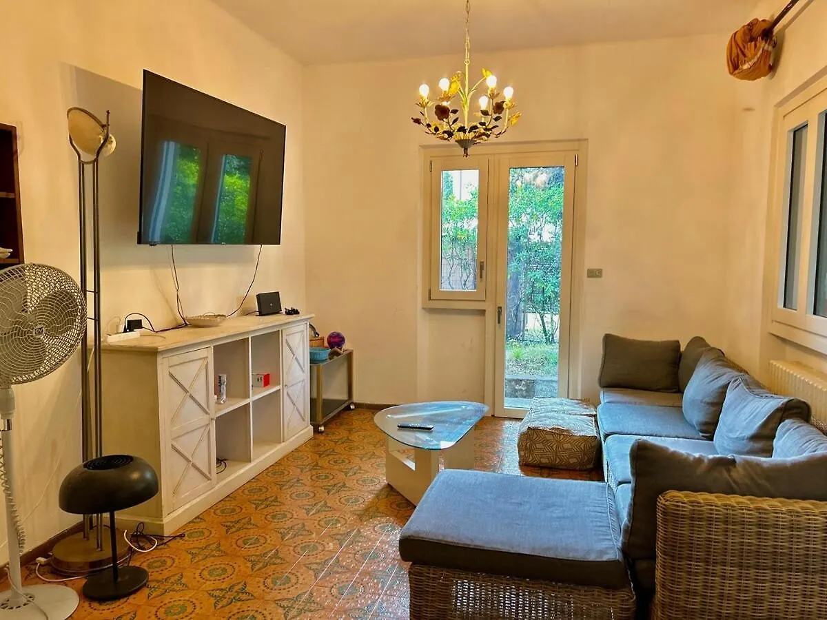 Indipendent Villa Next To The Sea フォルテ・デイ・マルミ イタリア