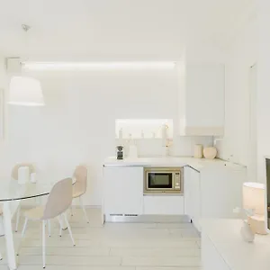 Apartment 51 White, Forte dei Marmi
